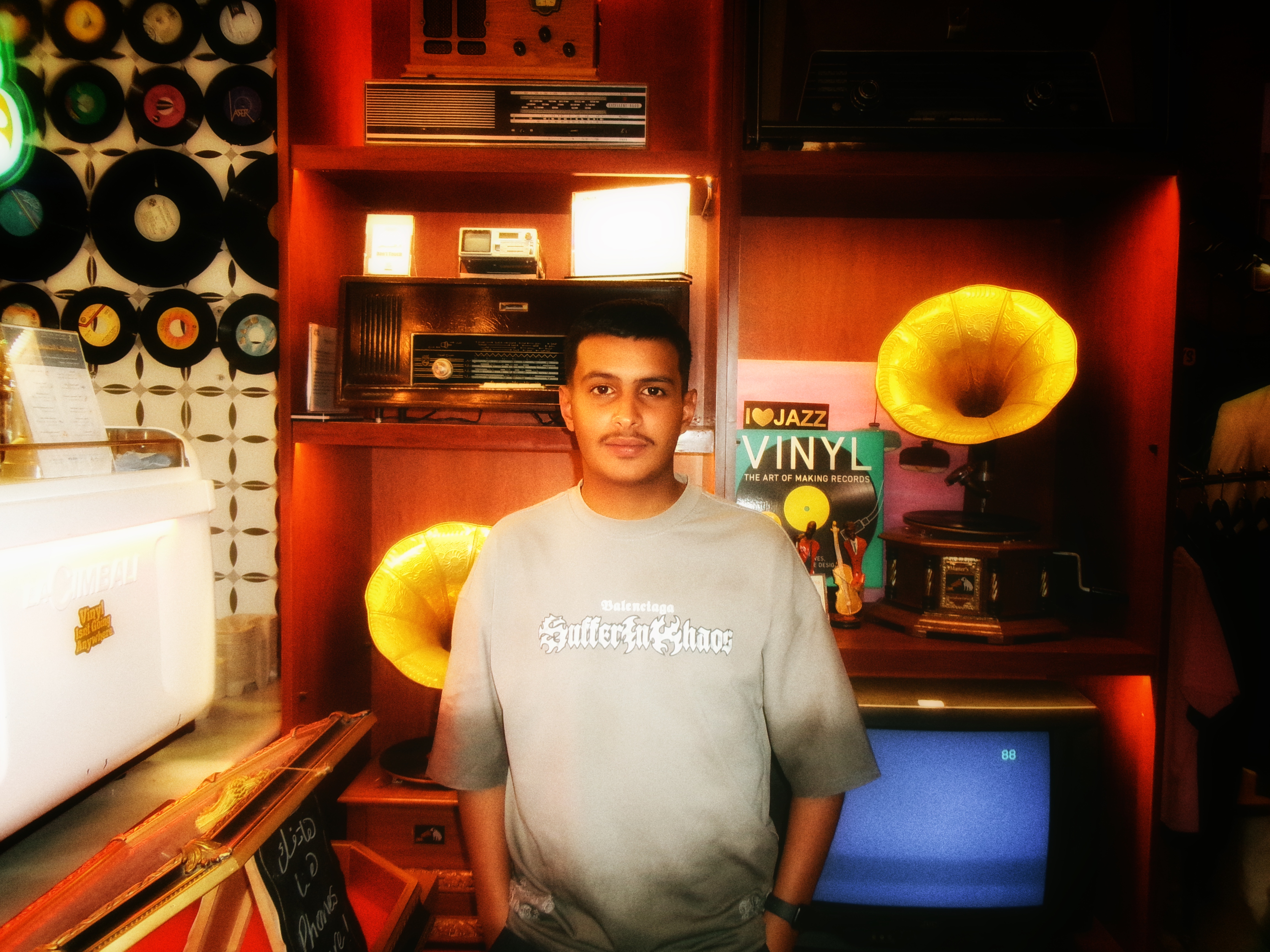 تصوير بورتريه بطابع فينتج بإضاءة طبيعية (LinkedIn / سوشيال ميديا)