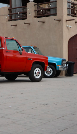 اكبر تجمع سنوي لتجمع السيارات من كلاسيك وفخمه ومعدله وايضاً بعض من المجسمات